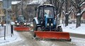 Комунальна техніка і працівники продовжують прибирати вулиці Львова