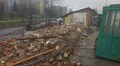 На вул. Миколайчука триває демонтаж МАФів