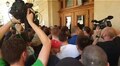 Невідомі особи виламали двері до міської ратуші та ввірвались всередину (2)