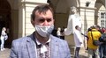 Медичні працівники одягнули левів перед мерією Львова у вишиванки
