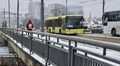 Рух мостом на вул. Кульпарківській обмежили для великогабаритних авто, громадський транспорт їхатиме лівими смугами (відео)