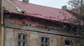 У будинку на вул. Стороженка, 4, який постраждав від обстрілу, триває ремонт даху