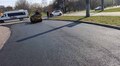 На вул. Патона ремонтують дорожнє покриття: водіїв просять зважати на можливі ускладнення проїзду