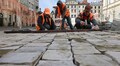 Доріжки доступності: на пл. Ринок розпочали роботи перед головним входом у Ратушу