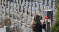 Львівські кладовища прибирають до Великодніх свят: мешканців просять не приносити на могили пластикові квіти