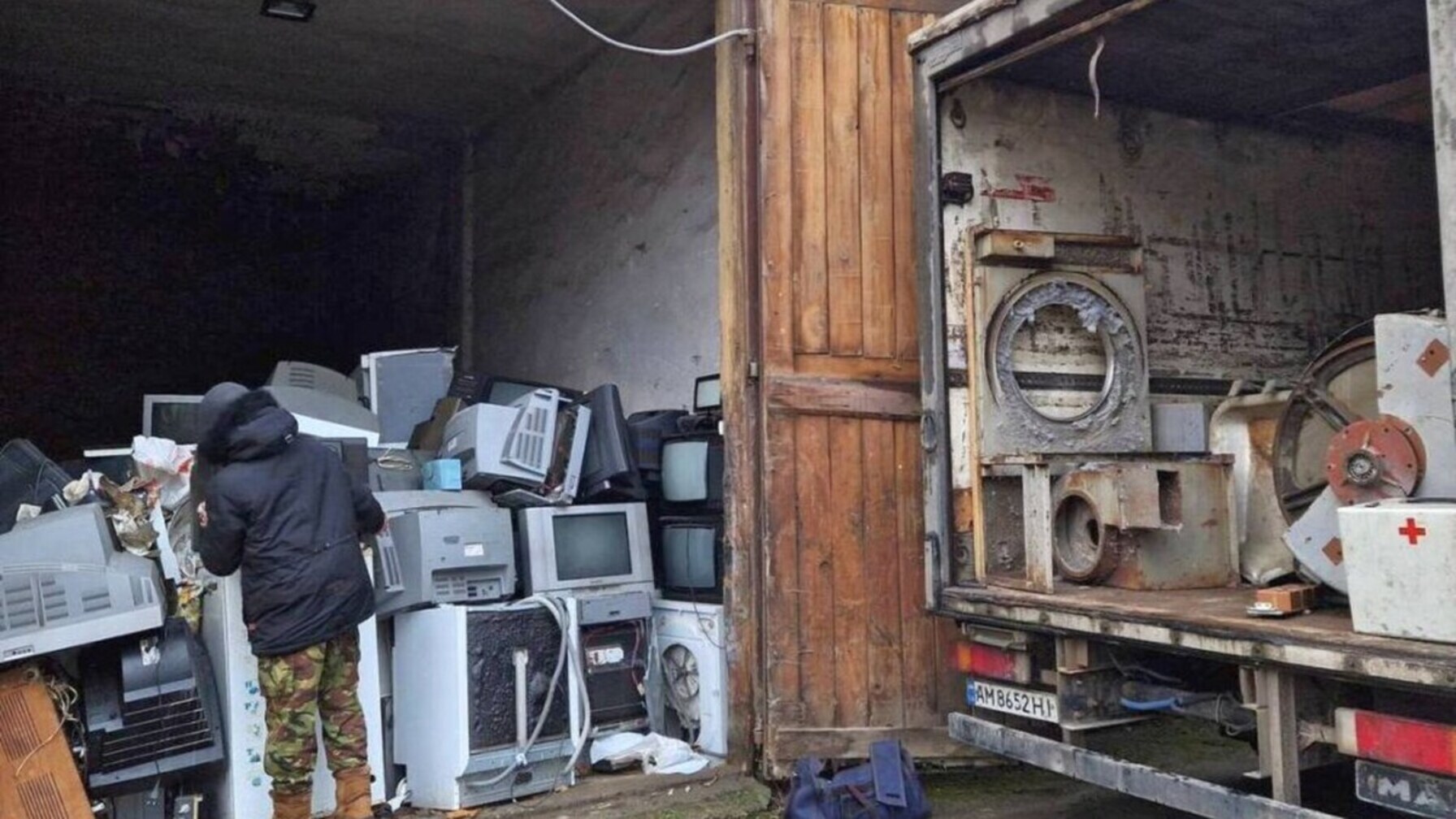 Львів’яни здали понад 35 тонн великогабаритних відходів на Жовківській за півроку