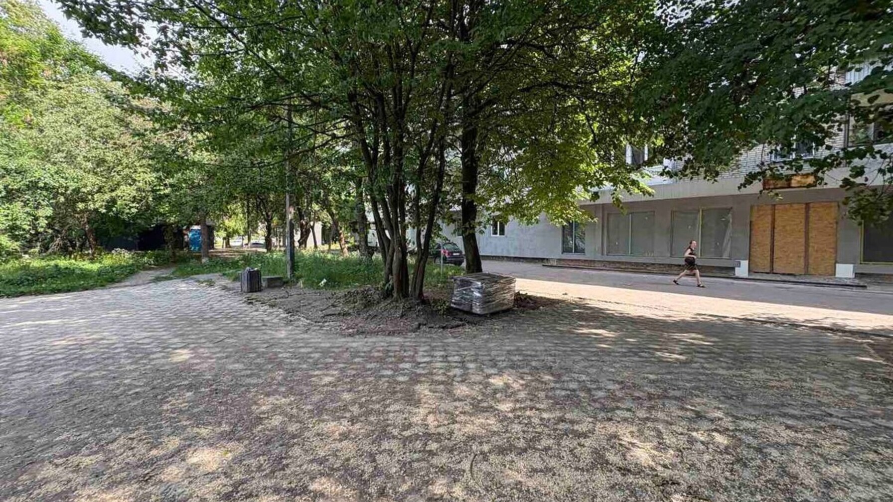 На вулиці Роксоляни облаштують доступне середовище для ветеранів та маломобільних груп населення