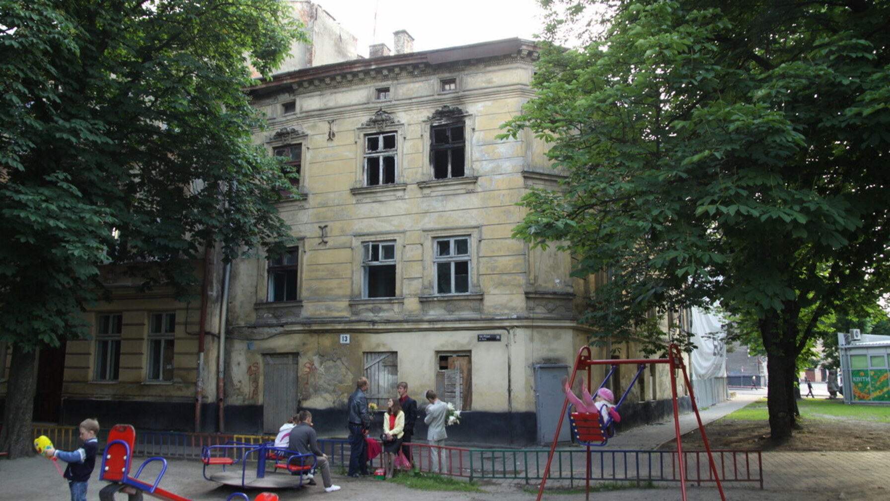 Занедбані будівлі за Оперою у Львові: місто вимагає від Мінкульту втручання