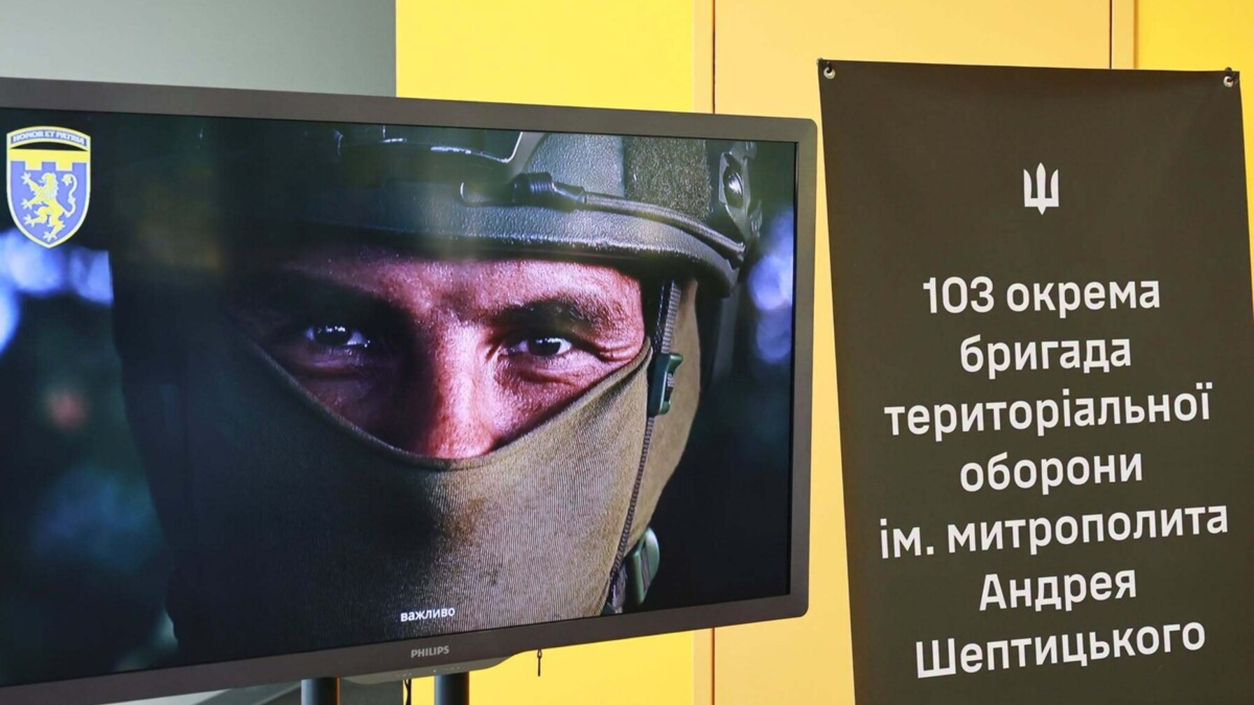 Фотовійна крізь об’єктив актора: у Львові показують знімки бійця ТрО