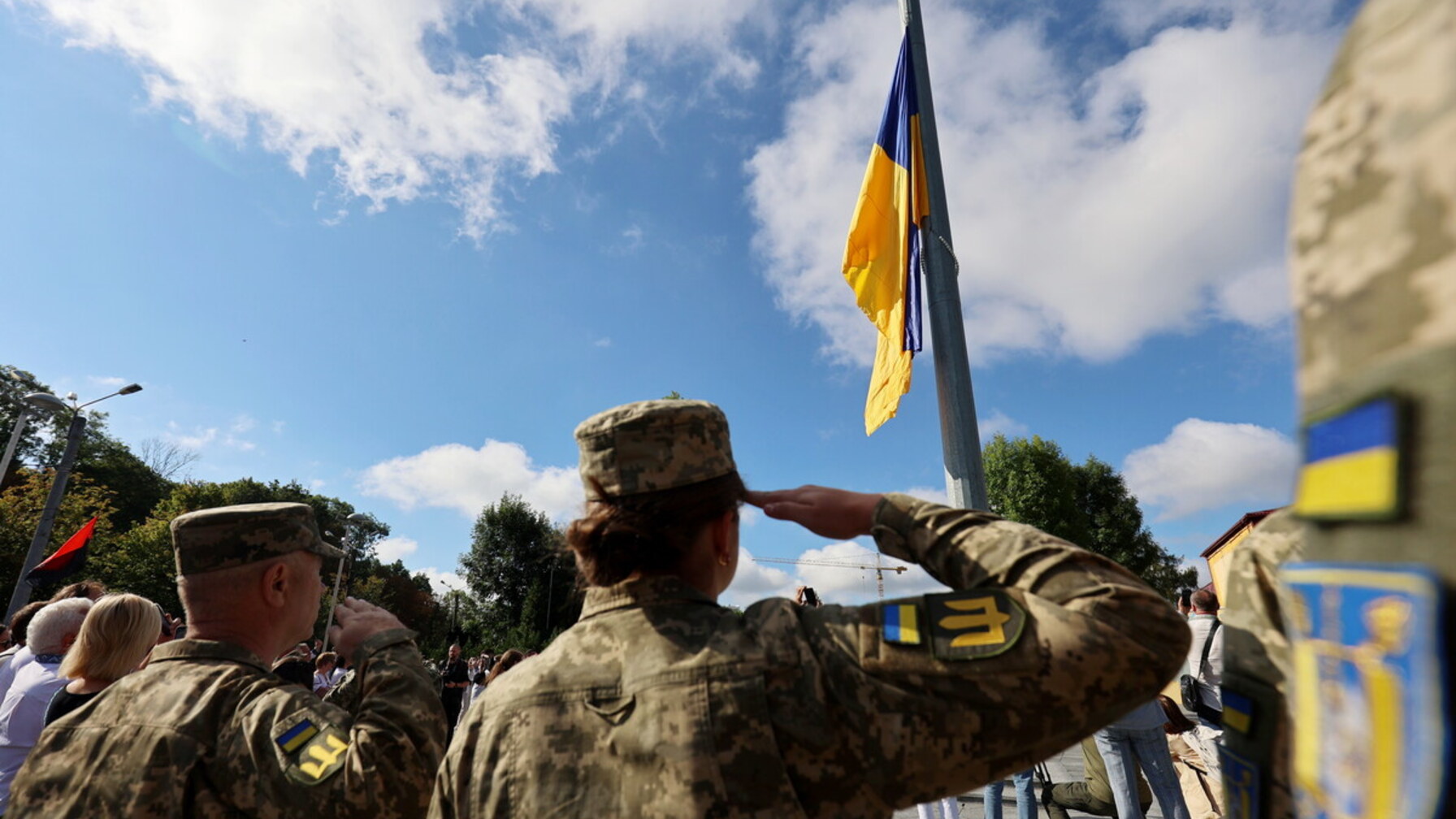 У Львові діти захисників України піднесли прапор до Дня Державного Прапора