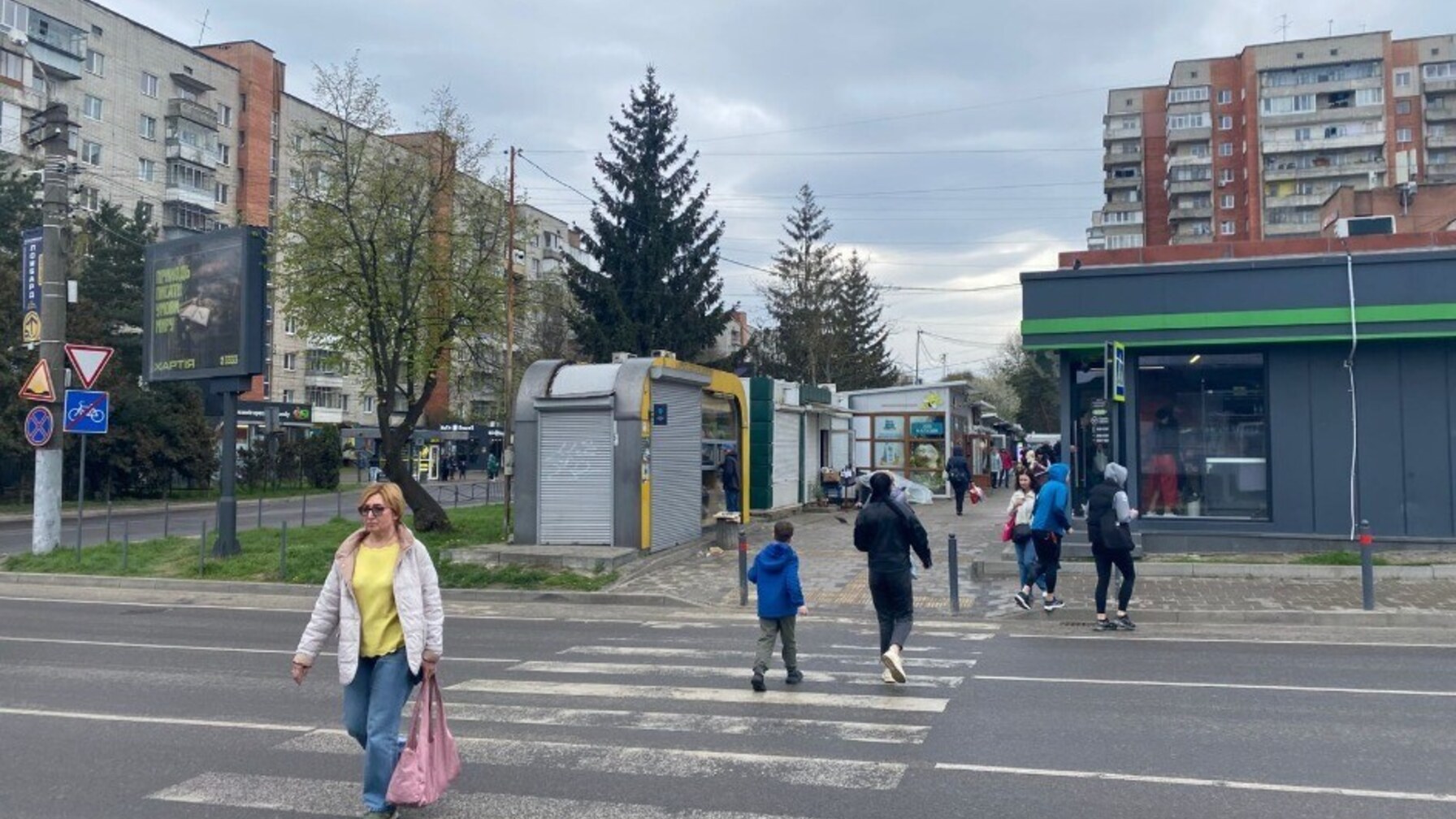 Ринок на вулиці Мазепи у Львові: депутати відклали розгляд через порушення забудови