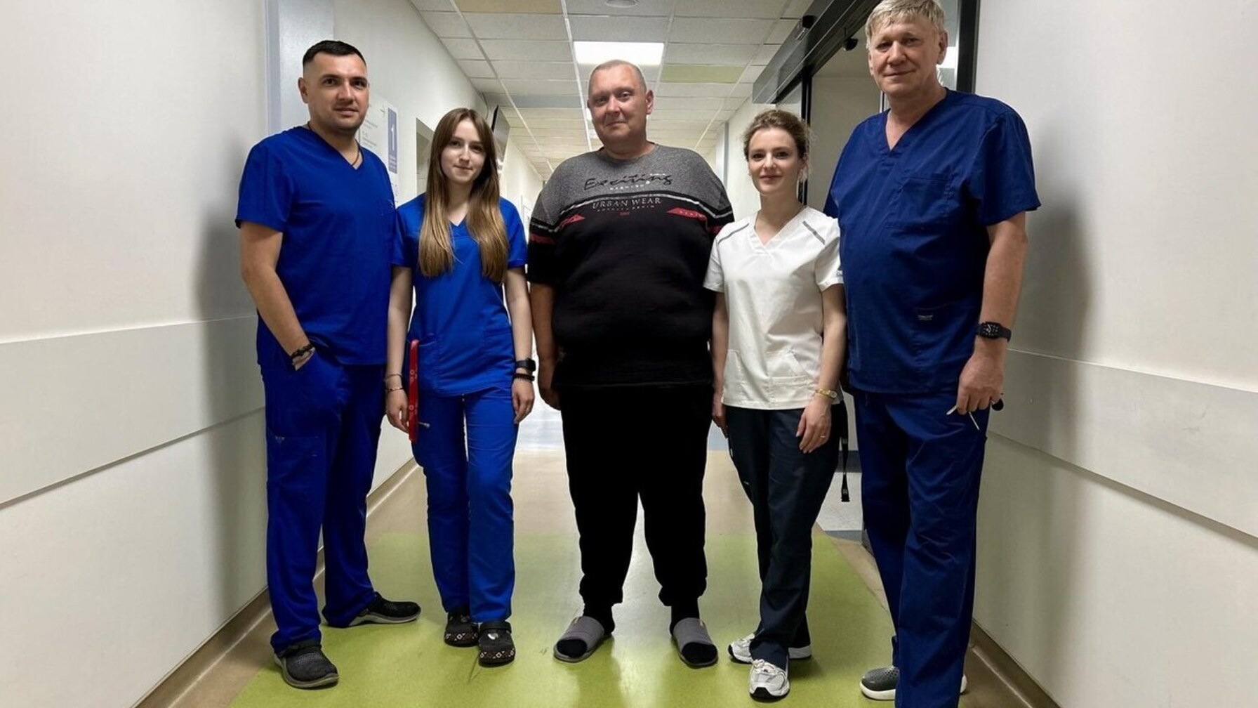 Львівські кардіохірурги за три години врятували пацієнта від повторного інфаркту, встановивши три стенти без відкритої операції