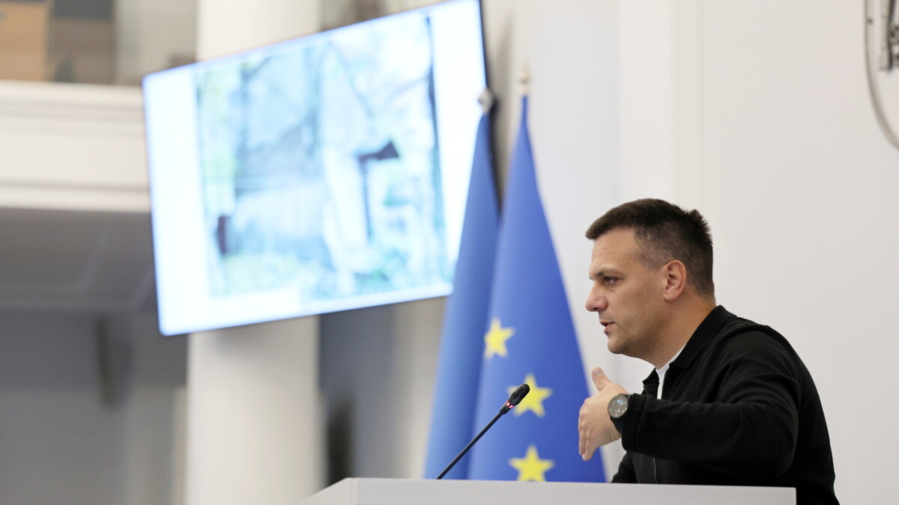 Львівська мерія вимагає від Генпрокуратури повернути мешканцям сад, захоплений через підроблені документи