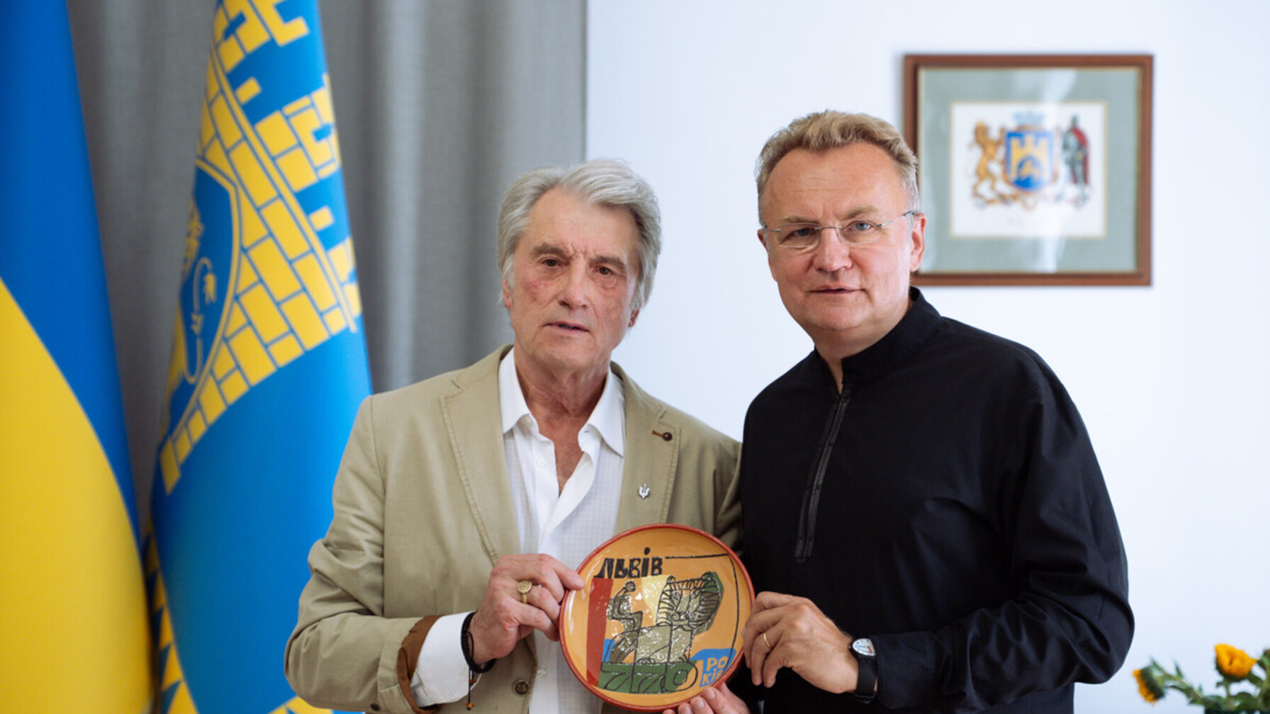Садовий і Ющенко обговорили створення музеїв Голодомору та палеолітичної стоянки в Гінцях