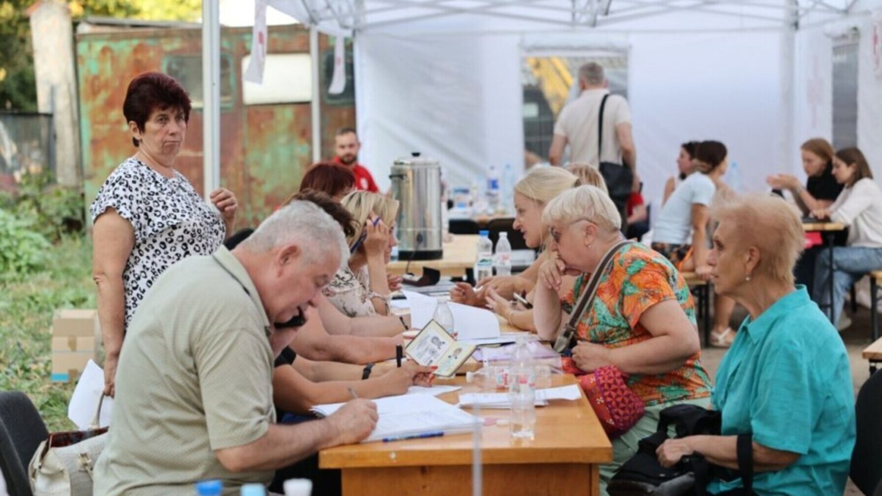 Виїзні ЦНАПи допоможуть мешканцям будинків на Патона та Виговського отримати компенсацію після ракетного удару
