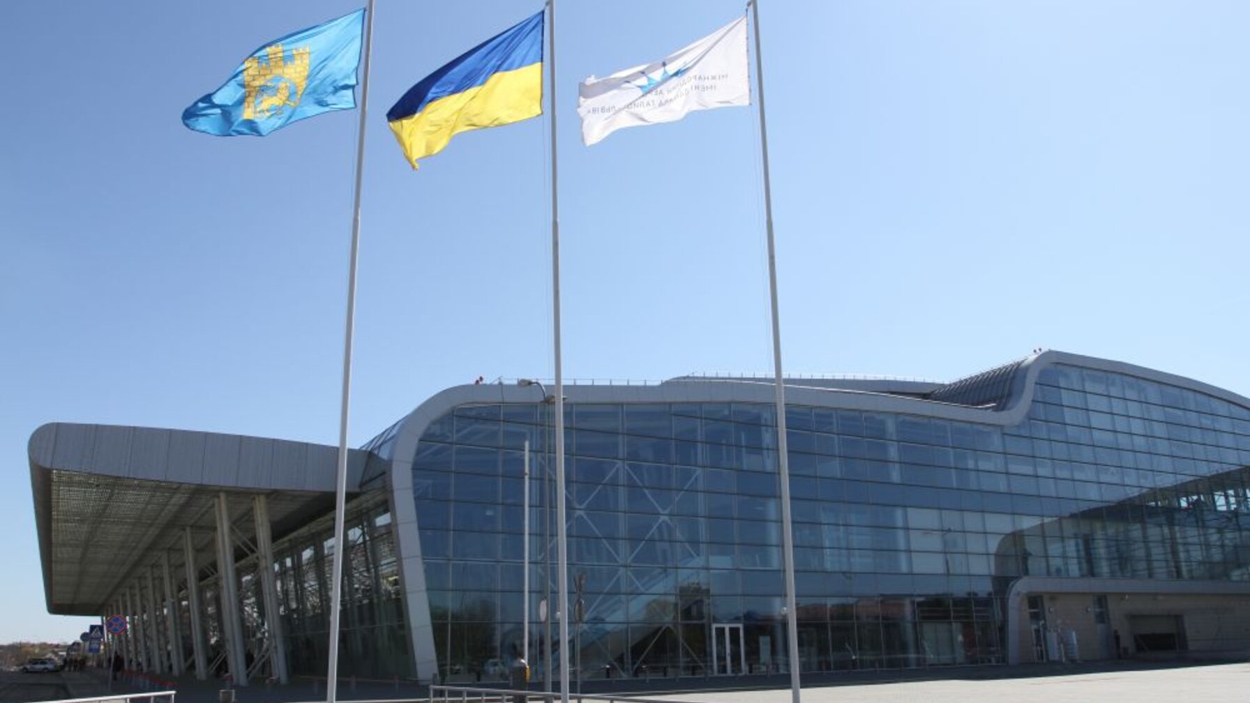 Забудова біля львівського аеропорту загрожує національній безпеці України
