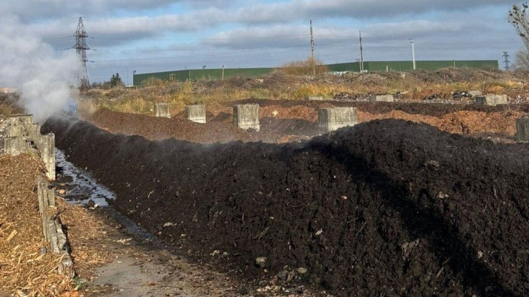 Львівська станція компостування просить не змішувати органіку зі склом і пластиком