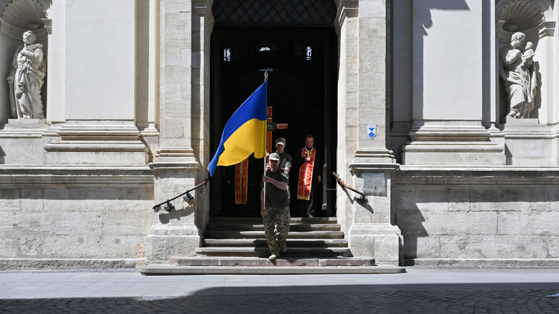 Львів прощається з двома захисниками: де і коли відбудуться похорони