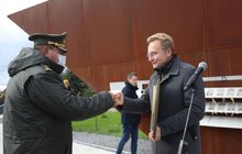 Фото 21: На Меморіалі Героїв Небесної Сотні вояки братства ветеранів УПА підняли національний стяг