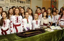 Фото 6: А.Садовий про експонати з виставки «Величні тисячоліття України»: «Ці речі унікальні, безцінні» 