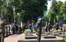 Фото 2: У Львові вшанували Героїв України