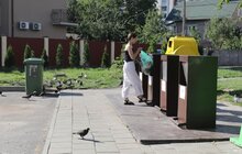 Фото 2: Органіку з майданчиків Львівспецкомунтрансу забирає спеціальний сміттєвоз