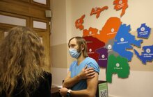 Фото 1: Всі охочі мають змогу прийти на вакцинацію в міську Ратушу