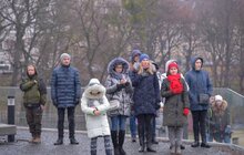 Фото 10: На Меморіалі пам’яті Героїв Небесної Сотні традиційно підняли синьо-жовтий стяг