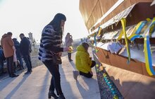 Фото 18: На Меморіалі Героїв Небесної сотні підняли синьо-жовтий стяг та привітали волонтерів з їхнім днем