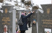Фото 12: На Личаківському кладовищі вшанували усіх полеглих захисників України