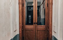 Фото 1: У Львові відновили історичні двері-віяло на вул. Глибокій