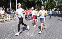 Фото 3: Мер Львова з дружиною в рамках півмарафону пробігли в дистанції 2 км