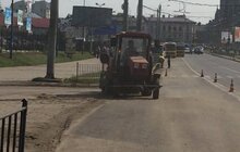 Фото 1: До прибирання міста від негоди залучено 1790 осіб та 33 одиниці техніки