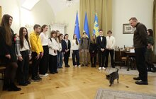 Фото 5: 15 найрозумніших учнів львівських шкіл отримали від мерії премії у розмірі 30 тисяч гривень (відео)