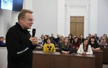 Фото 2: 100 львівських педагогів отримали по 25 000 гривень (відео)