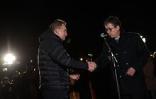 Фото 10: У Львові в пам’ять про українських Героїв у небо запустили символічні світлові промені