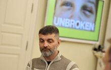 Фото 4: 2,5 мільйони для НЕЗЛАМНИХ: Оля Полякова разом із захисником з Азовсталі Михайлом Діановим приїхали до Львова
