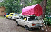 Фото 1: П’ятий Міжнародний мега-зліт «Запорожців» відбувся у Львові