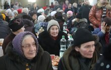 Фото 21: На Різдво у Львові організували святковий обід для найбільш потребуючих