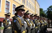 Фото 21: Вітаючи випускників Академії сухопутних військ, Андрій Садовий запропонував вже впровадити стандарти НАТО в Україні