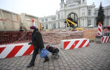 Фото 15: Реконструкція пл. Двірцевої: тривають роботи з влаштування каналізаційного колектора, а з 25 березня закривають проїзд до Автостанції