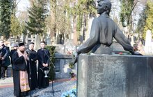 Фото 6: На Личаківському кладовищі у Львові вшанували пам’ять Володимира Івасюка