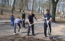Фото 4: Компанія МакДональдз долучилась до загальноміської кампанії «З нами місто розквітає»