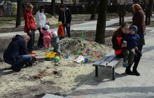 Фото 11: На вул. Хмельницького, 156 облаштовують сквер і встановлять дитячий майданчик