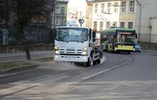 Фото 12: На вулицях Львова працюють порохотяги і поливально-мийні машини
