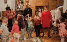 Фото 6: Святий Миколай прийшов і до дітей з кризового центру «Діти вулиці»