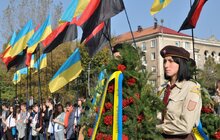 Фото 4: «Ми сьогодні вшановуємо не тільки ветеранів УПА, а й усіх Героїв нашої країни, які своїми тілами закрили нас і захистили», - А. Садовий