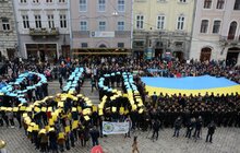 Фото 4: У Львові спільно заспівали «Ще не вмерла України і слава, і воля…» у День першого публічного виконання Гімну