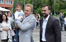Фото 38: На площі перед ліцеєм ім. В. Симоненка сьогодні відбуваються святкові заходи