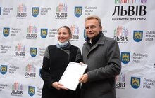 Фото 16: 100 успішним педагогам Львова вручили по 25 тисяч гривень